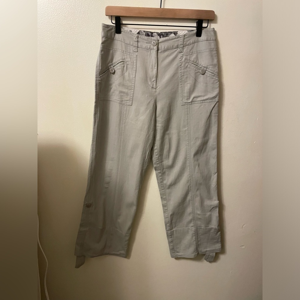 Spanner size 6 gray capri pants